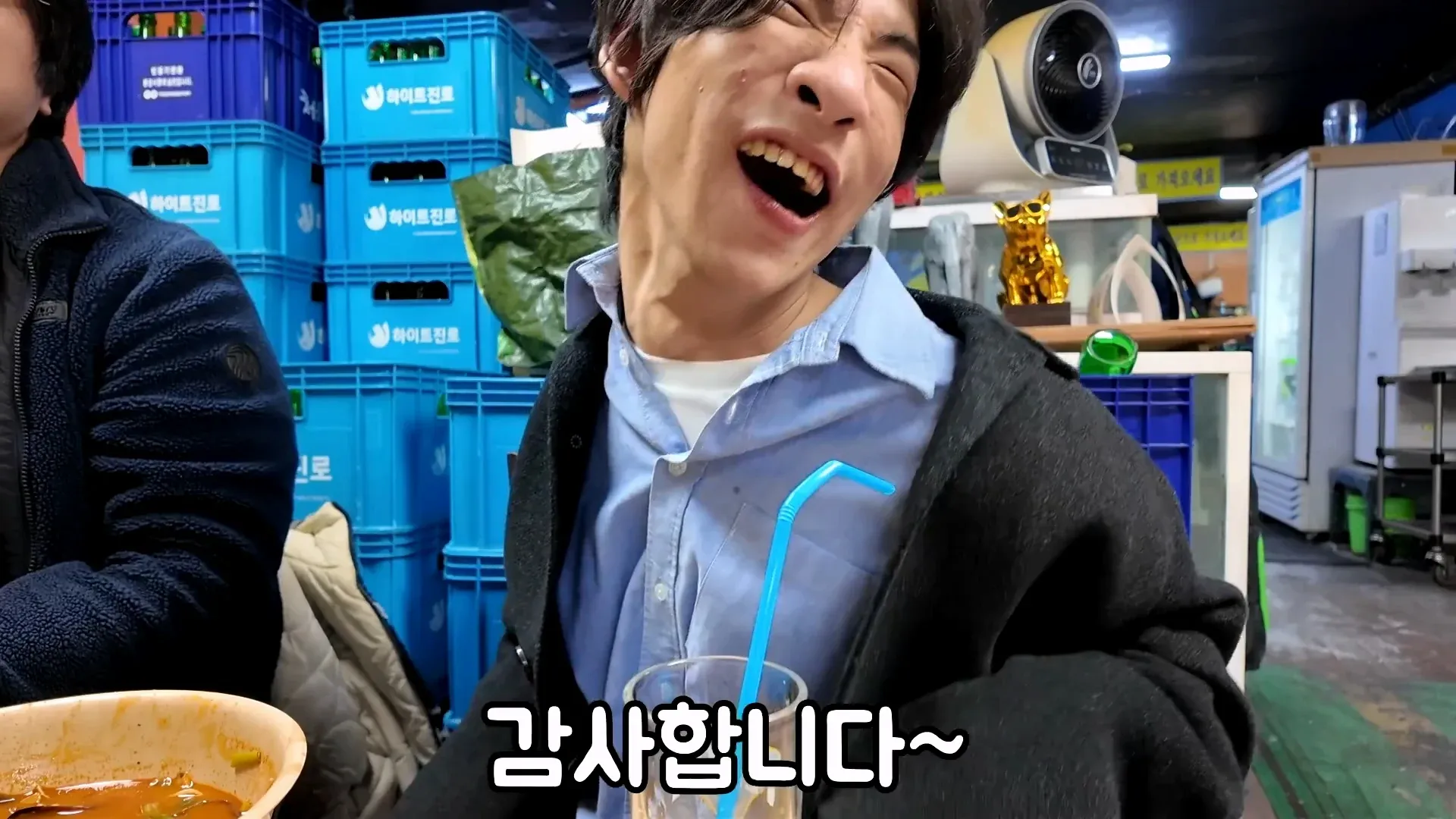 엄마가 명품 옷만 사줬다는 장애인 유튜버 만능발