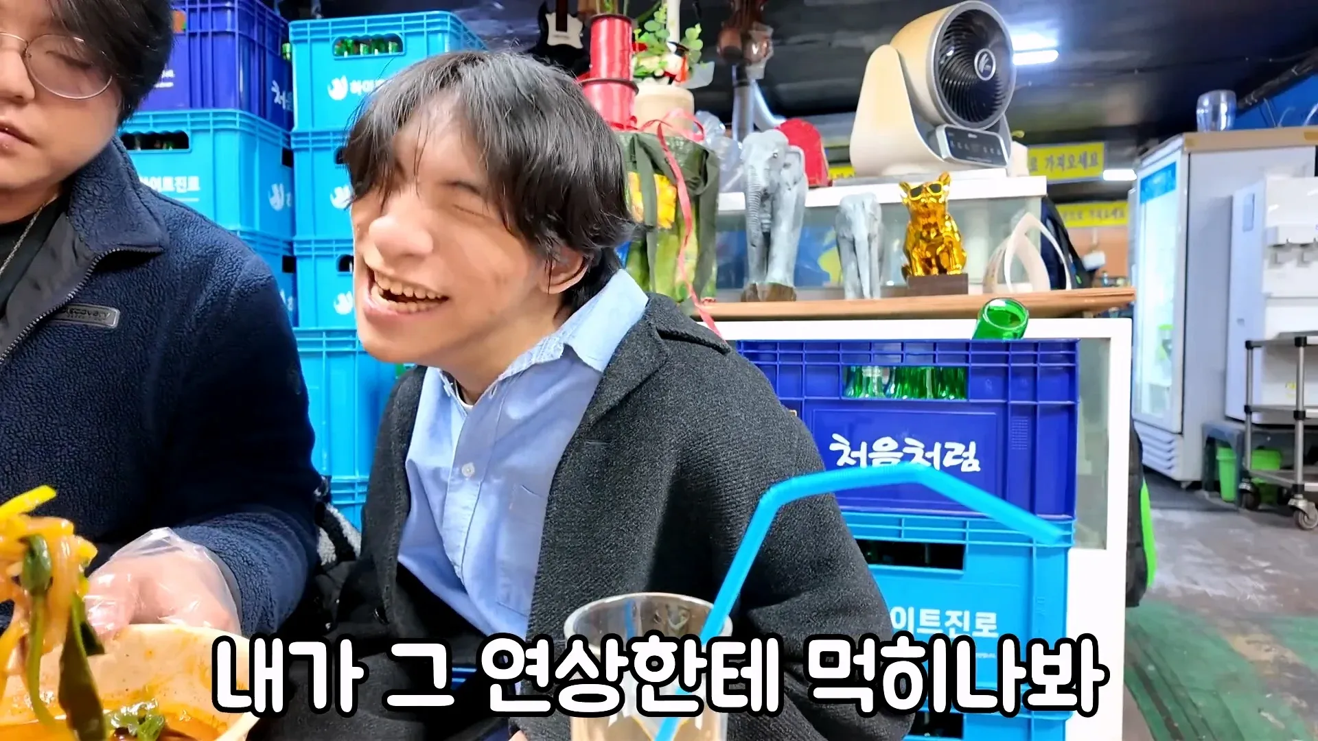 엄마가 명품 옷만 사줬다는 장애인 유튜버 만능발
