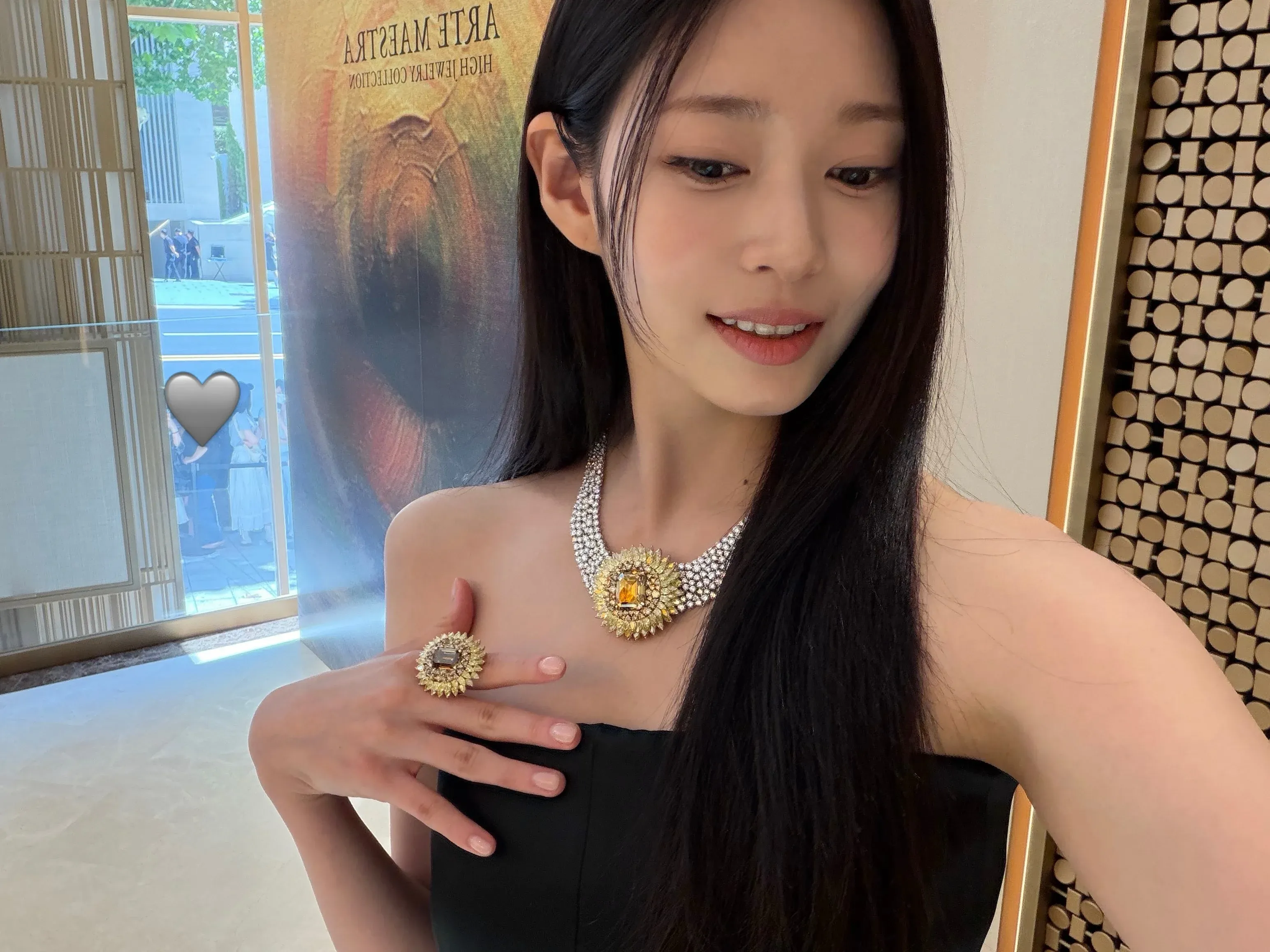 ART MASTER HIGH JEWELRY COLLECTION과 김민주 근황 관련 이미지