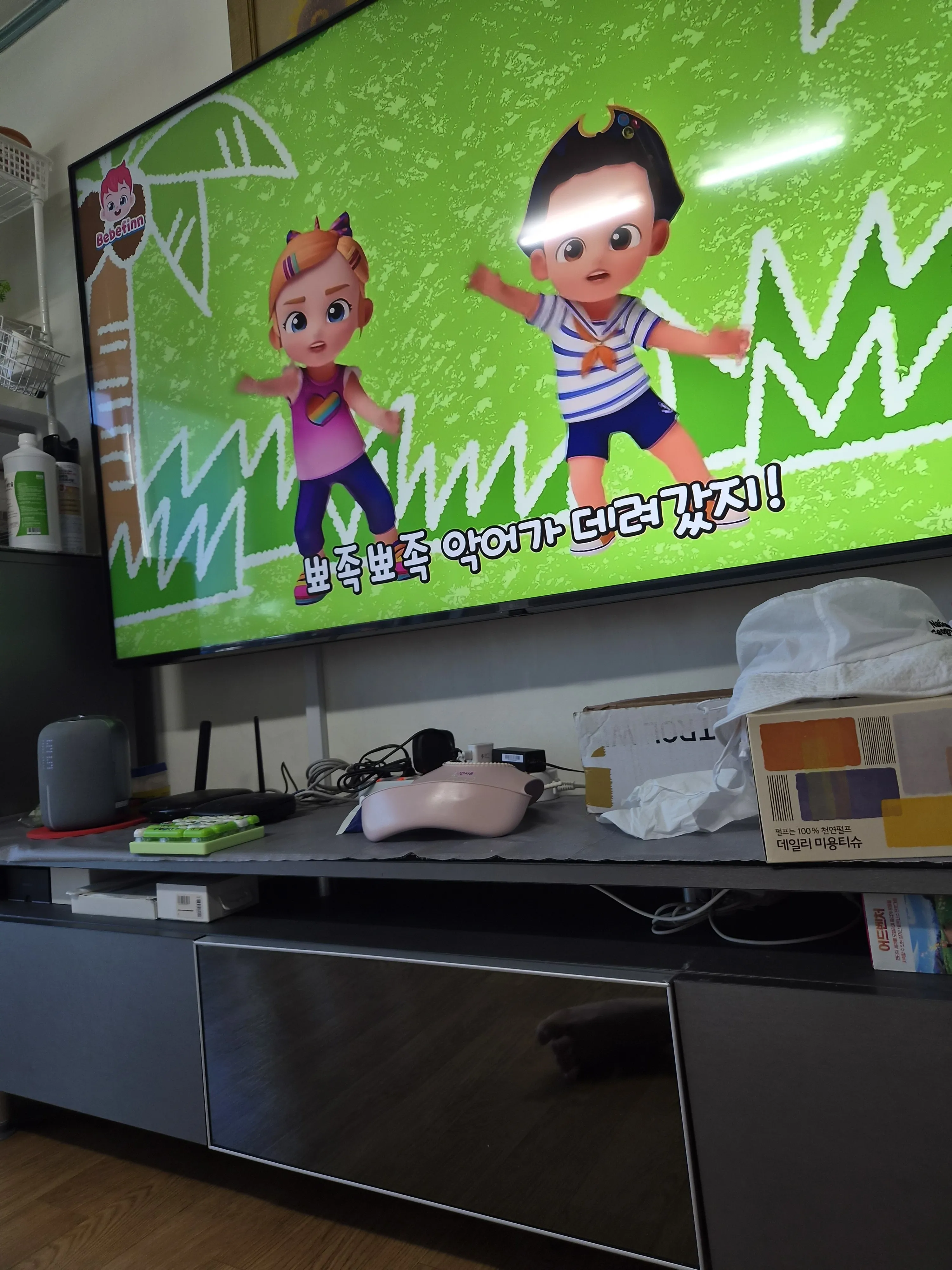 ‘뾰족뾰족 악어가 데려갔지!’ 문구가 적힌 천연펄프 티슈 제품